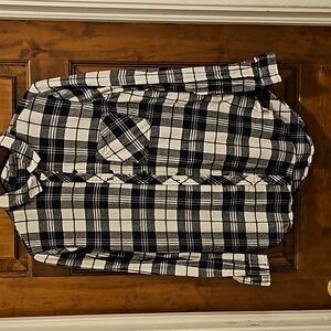 Ladies Black & White Plaid Flannel Shirt